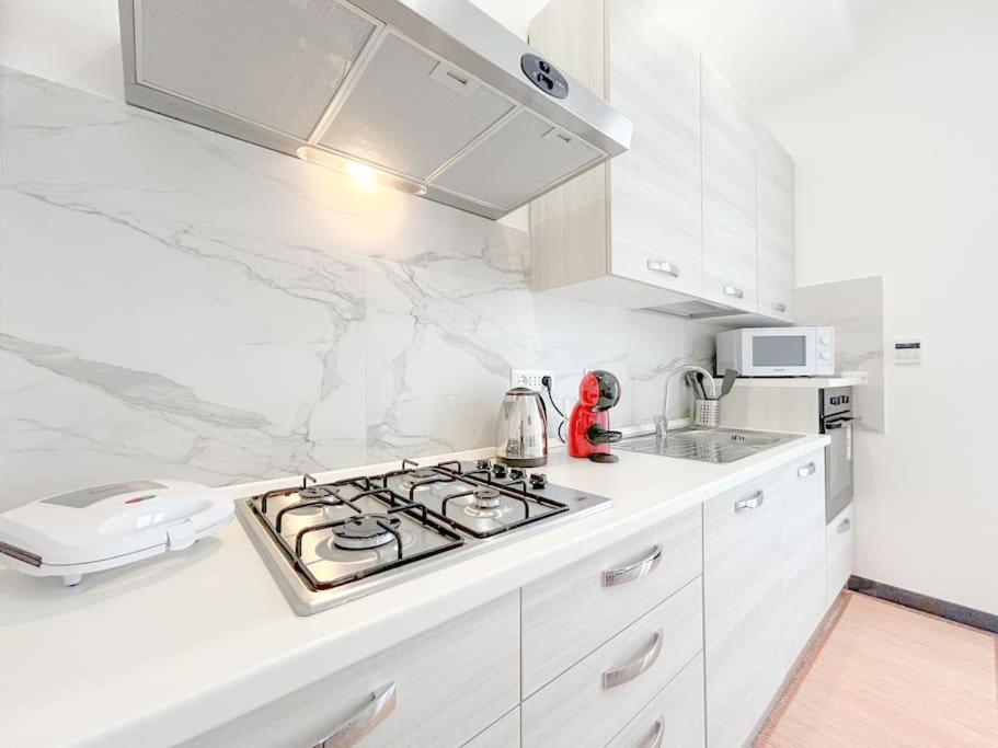 Elegant Apartment - Wifi - Smart Tv - Netflix Genua Buitenkant foto