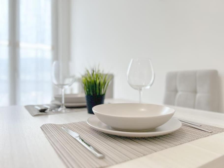 Elegant Apartment - Wifi - Smart Tv - Netflix Genua Buitenkant foto